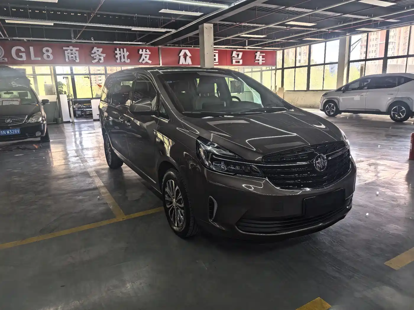 Buick GL8 2021 Land Business Class 652T Luxury фото 3