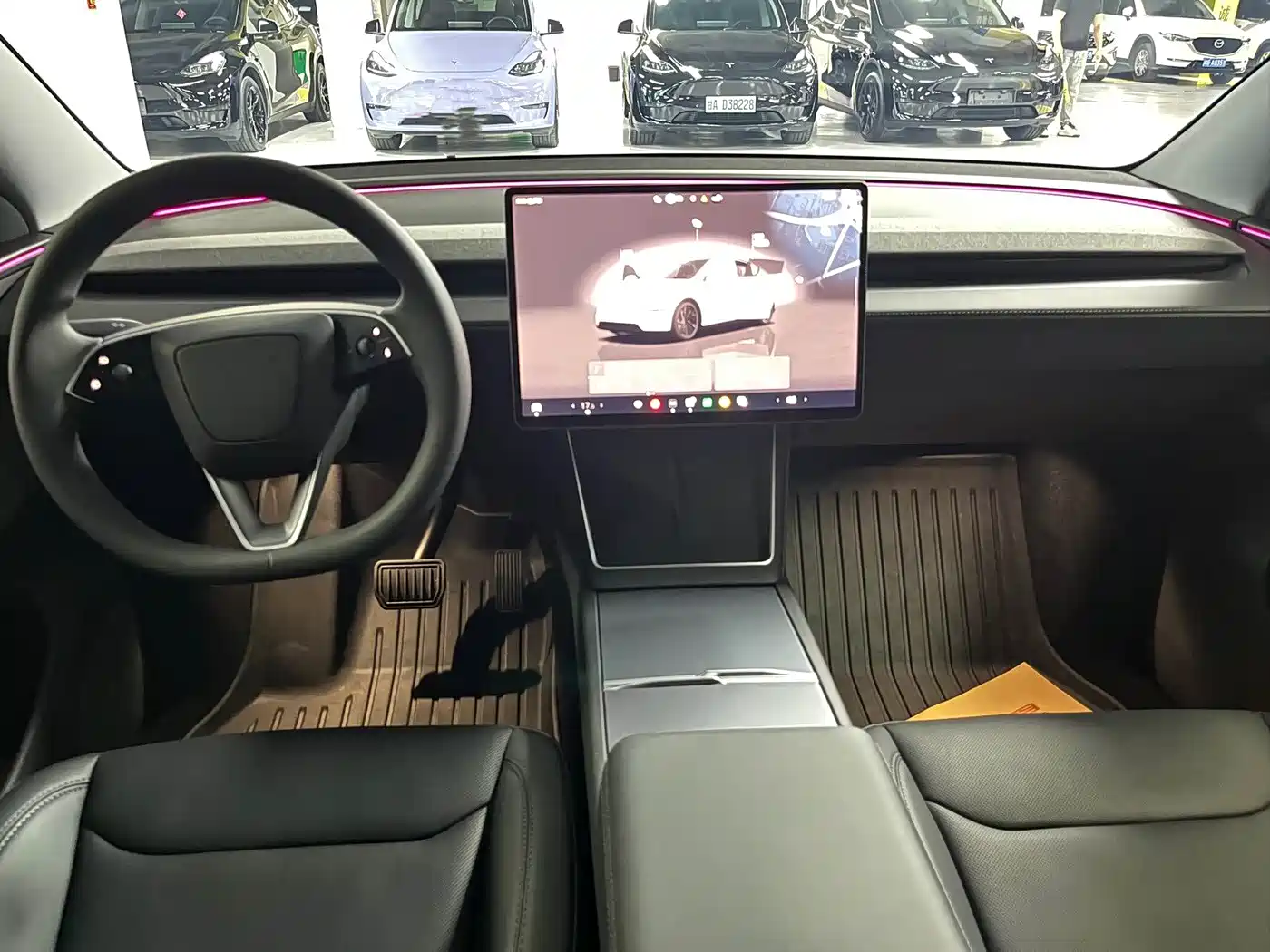 TESLA MODEL Y