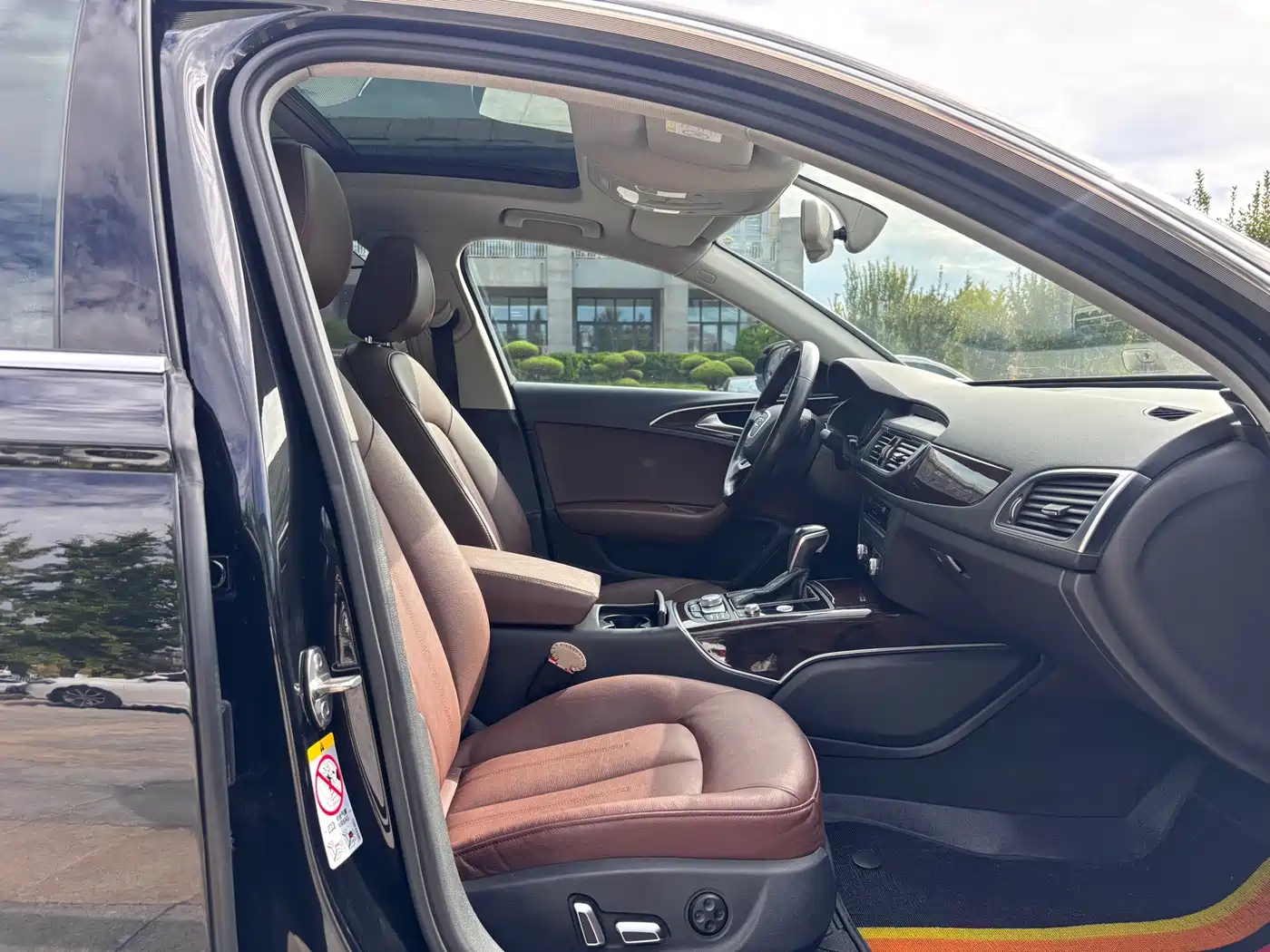 Фото 9 - Audi A6L