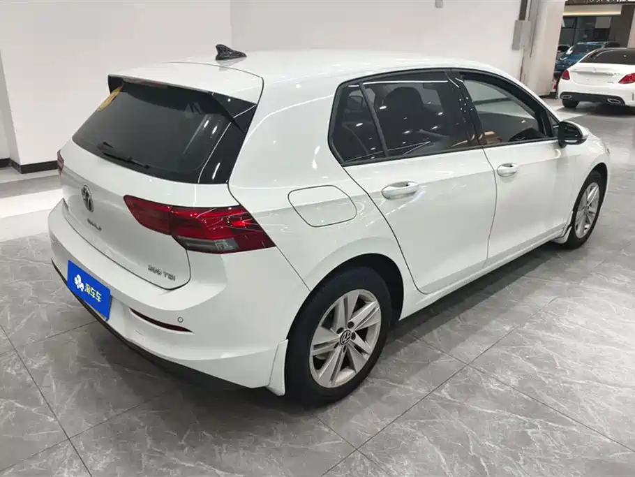Volkswagen Golf 2021 200TSI DSG фото 3