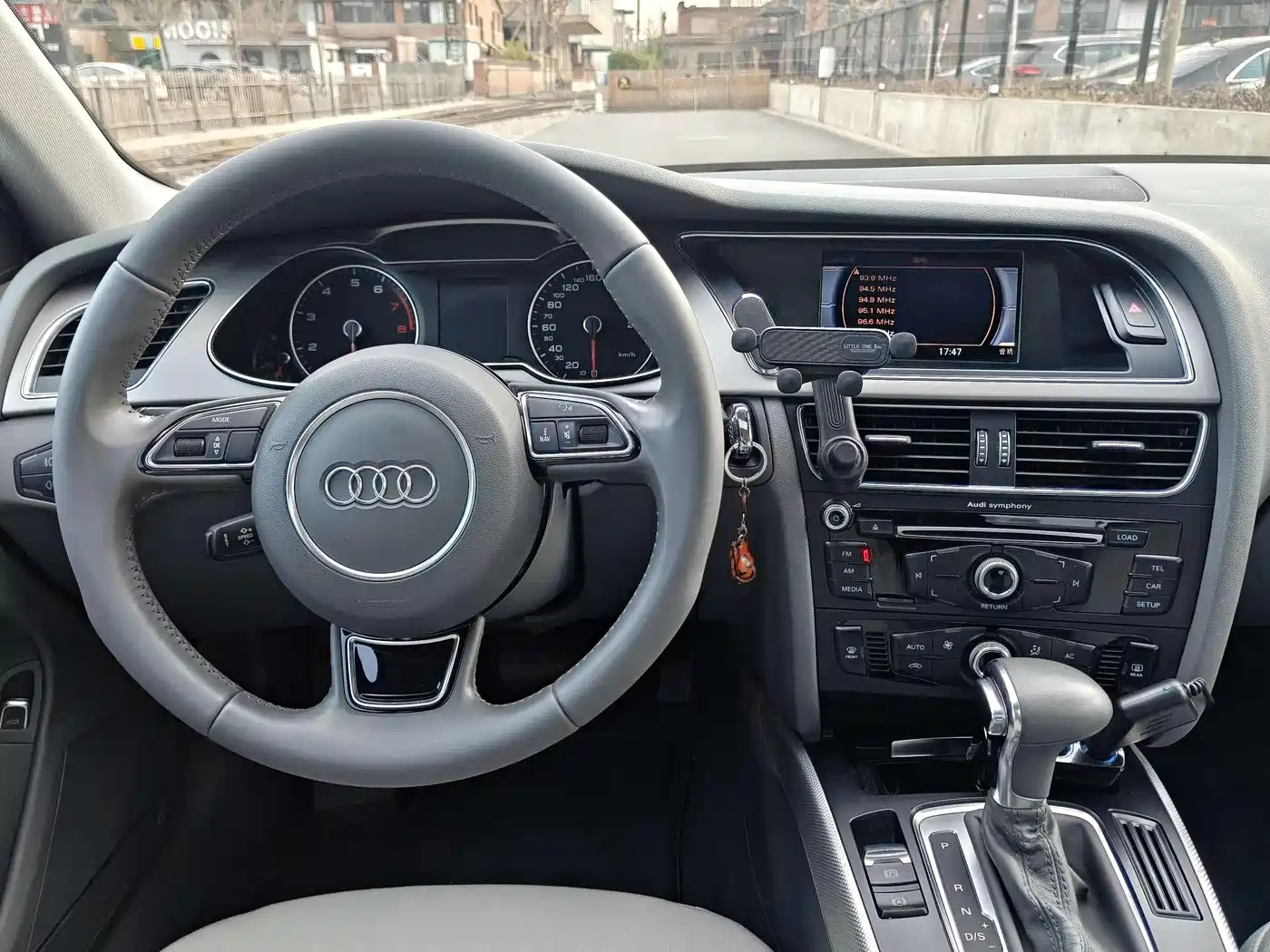 Audi A4L 2013 35 TFSI Automatic Standard фото 14