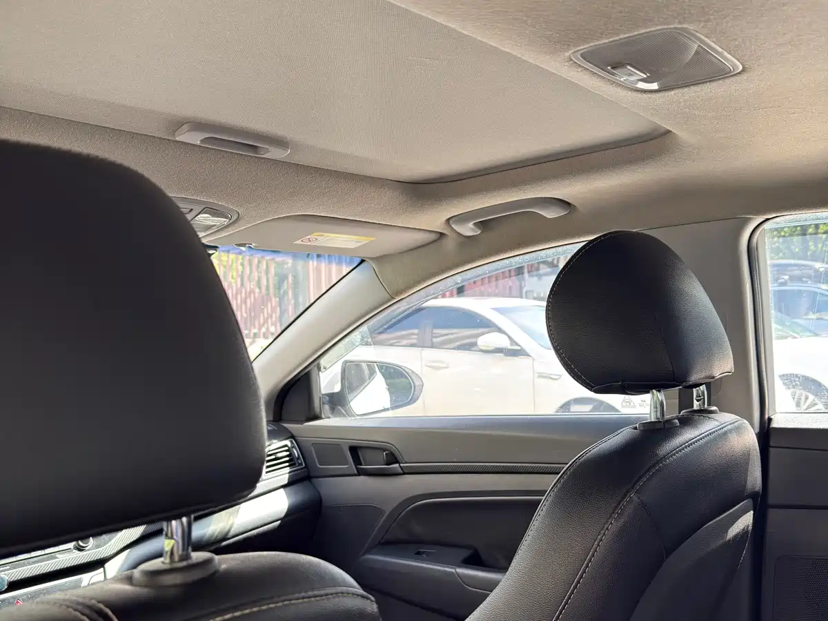 Hyundai Elantra 2018 1.4T DCT Dynamic·Vitality Model фото 9
