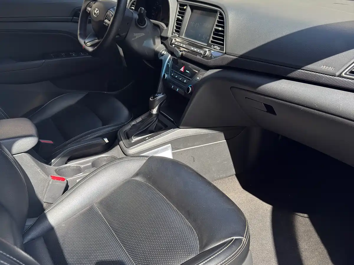 Hyundai Elantra 2018 1.4T DCT Dynamic·Vitality Model фото 10