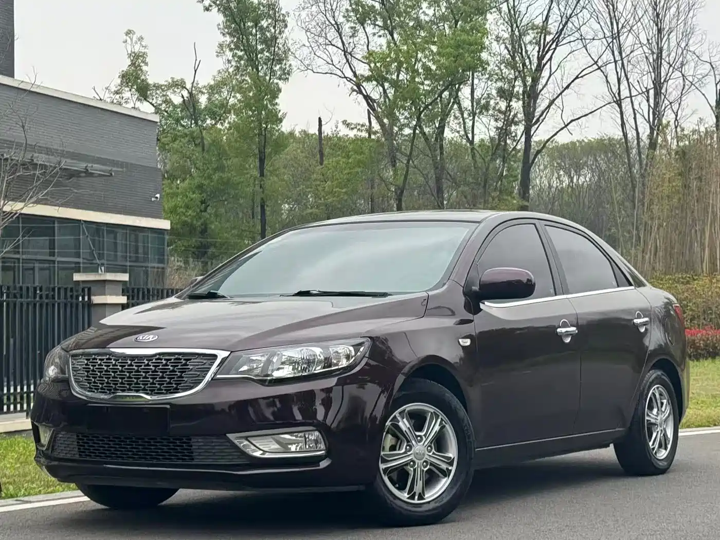 Kia Forte 2014 1.6L MT GL