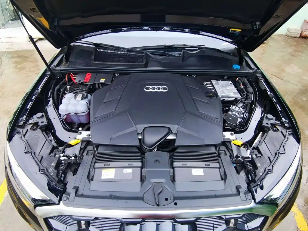 Audi Q7 2025 2025 55 TFSI quattro S line Sport