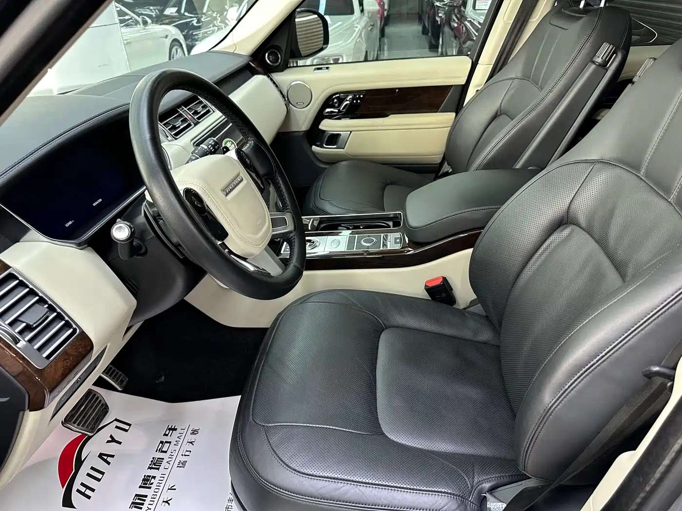 Land Rover Range Rover 2020 3.0 L6 Heritage Edition фото 5