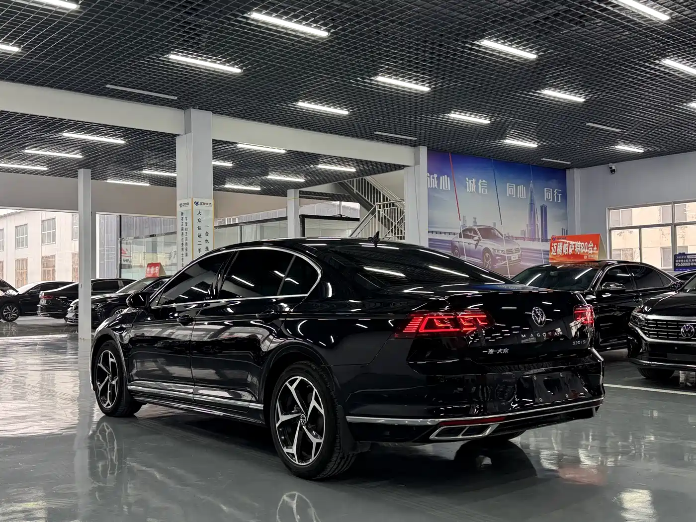 Volkswagen Magotan 2024 2 Million Units Public Sharing Edition 330TSI DSG Luxury фото 4