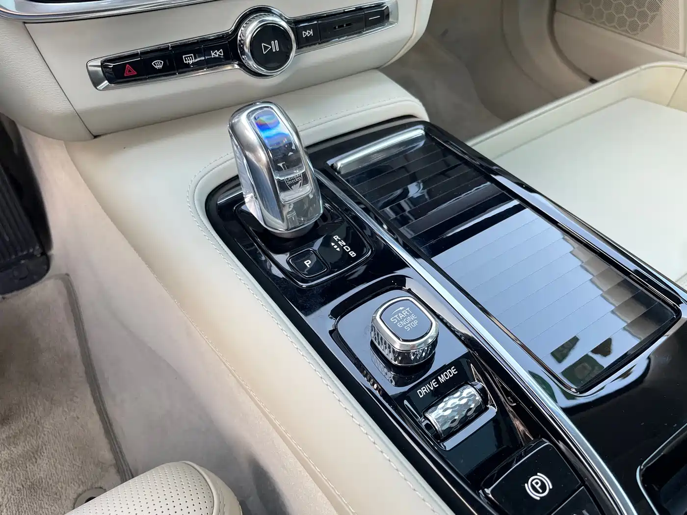 VOLVO S90 PLUG IN HYBRID