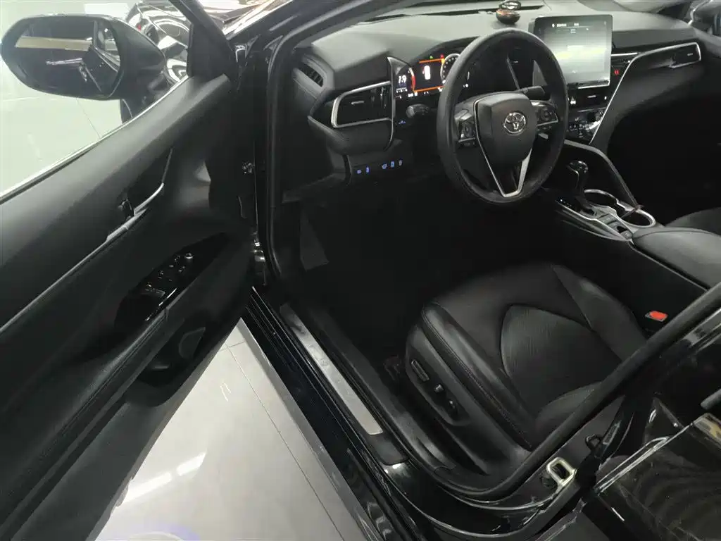 Toyota Camry 2021 2.5G Luxury Edition фото 9