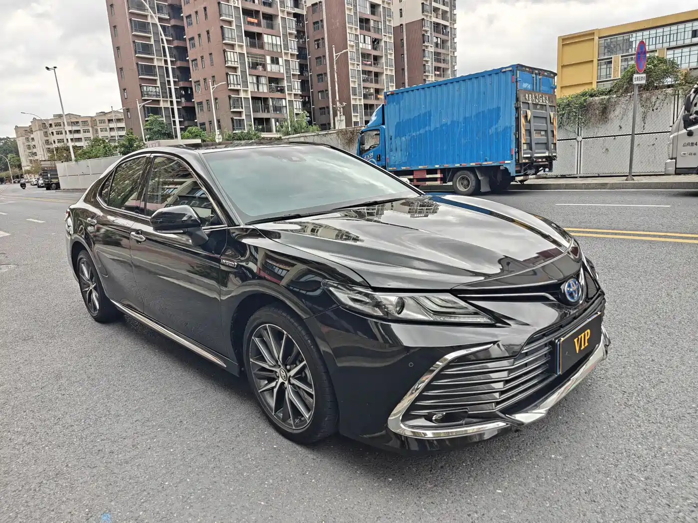 Toyota Camry 2023 Hybrid 2.5HS Fashion Edition фото 3