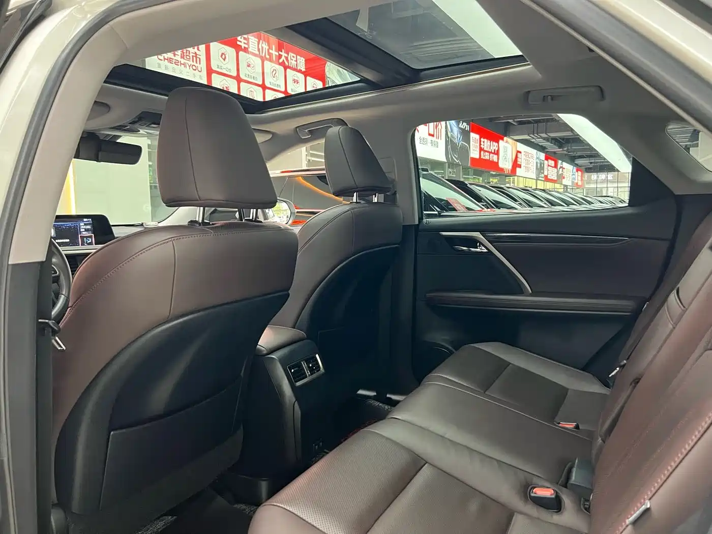 Lexus RX 2020 Facelift 300 AWD Elegance Edition фото 11
