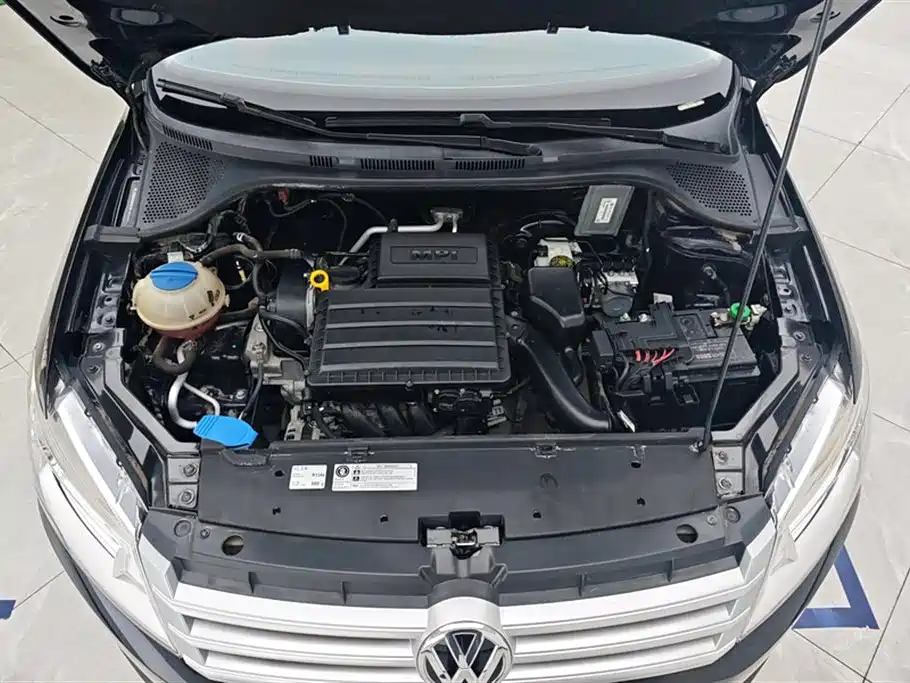 Volkswagen Santana 2015 1.4L Manual Trend Edition фото 10