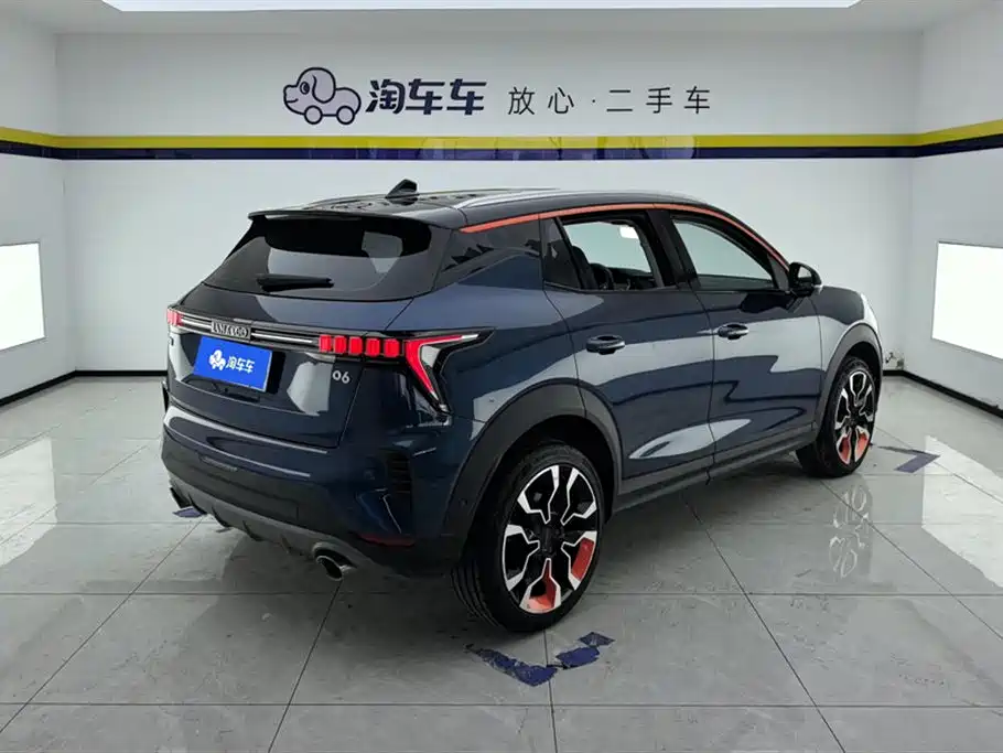 Lynk & Co 06 2020 1.5T Halo фото 3