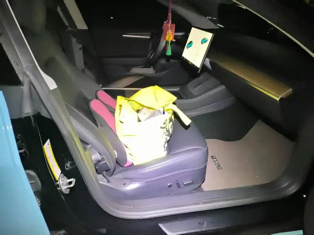 Photo 4 - Tesla Model 3