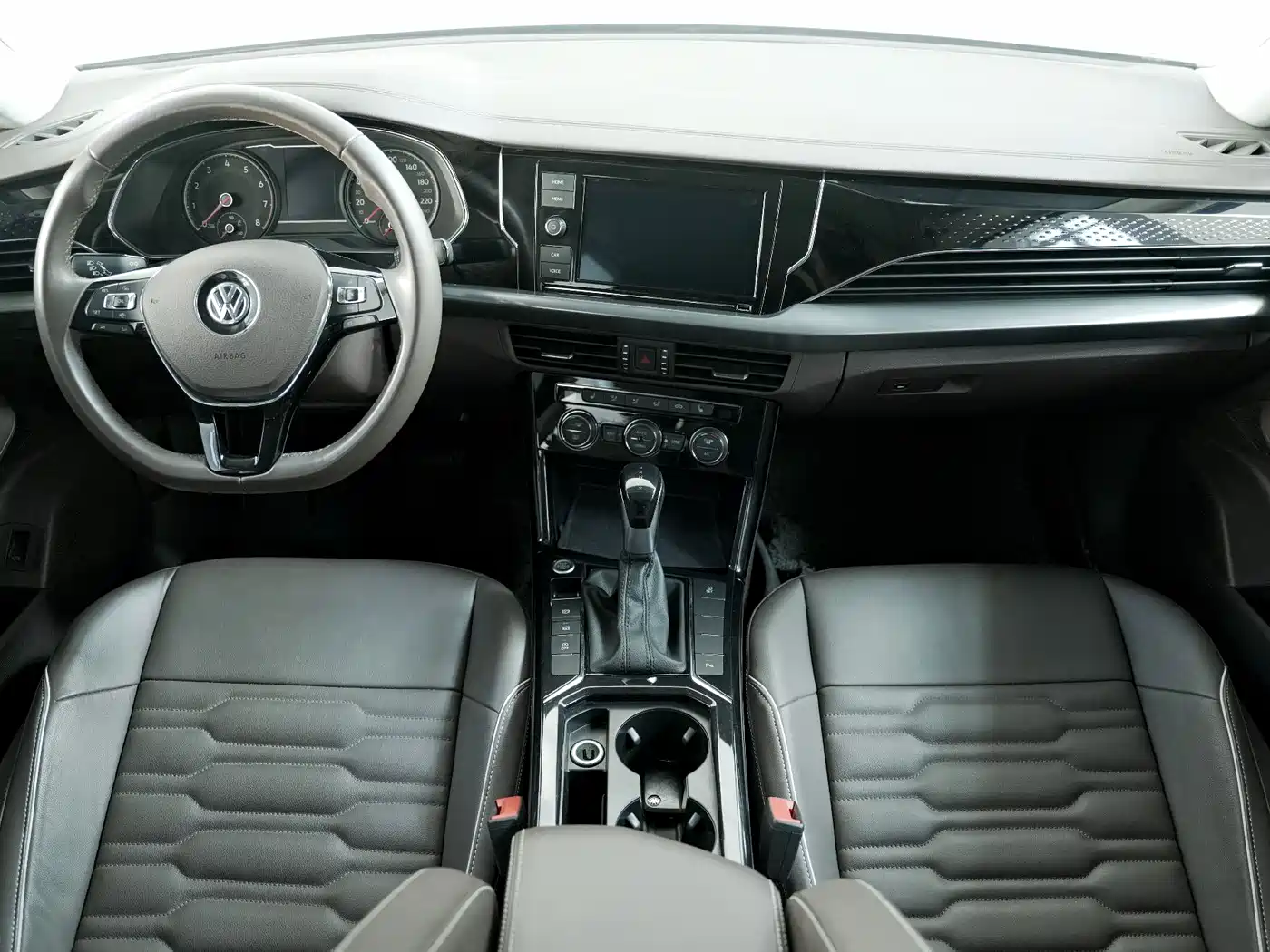 Volkswagen Passat 2019 330TSI Elite Version China VI фото 4