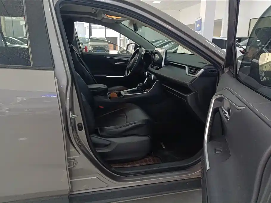Toyota RAV4 Rongfang 2021 2.0L CVT 4WD Trend PLUS фото 8