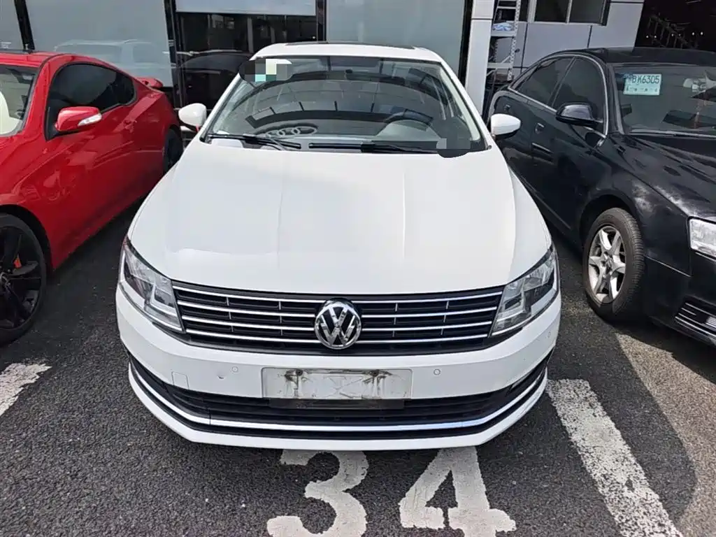 Volkswagen Lavida 2017 1.6L Automatic Comfort Edition фото 5