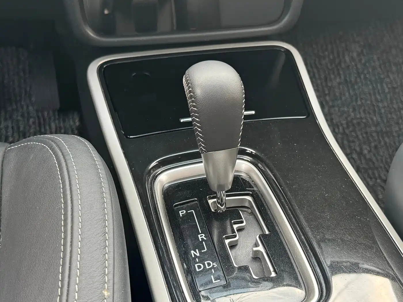 Mitsubishi Outlander 2019 2.0L 2WD Enjoy 5-Seater China VI фото 17