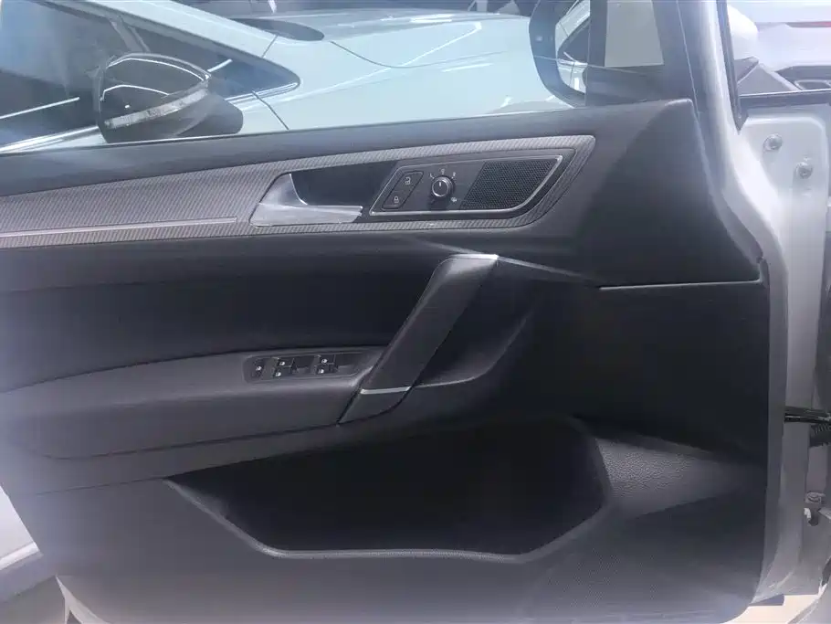 Volkswagen Golf Sportsvan 2019 280TSI Automatic Curiosity Edition China V фото 7