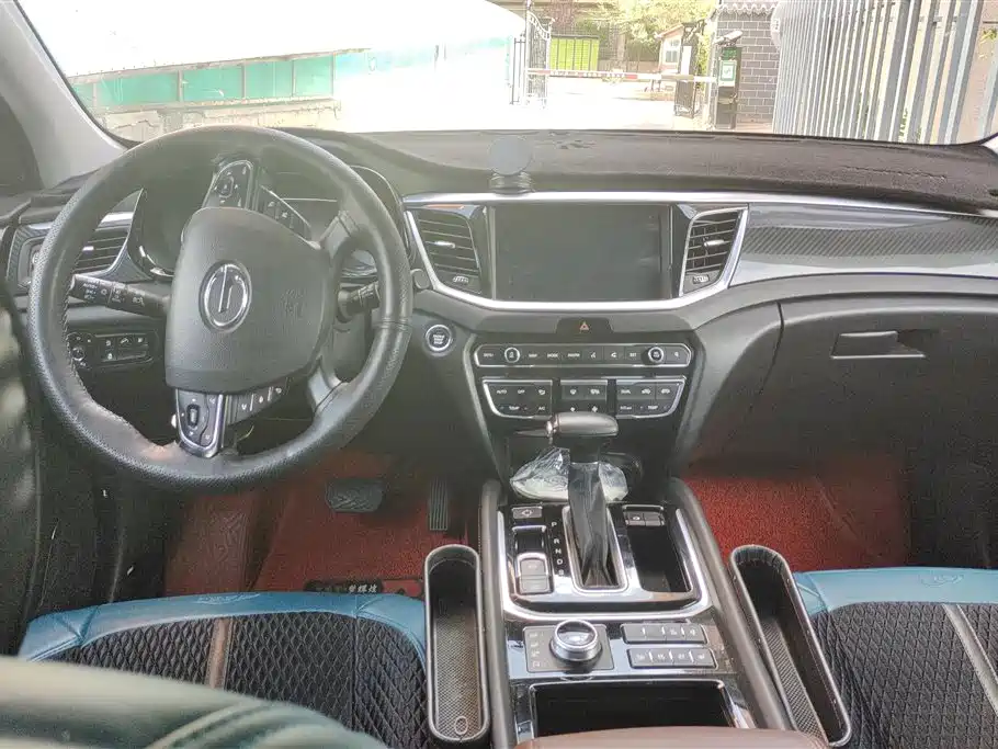 GAC Trumpchi Trumpchi GS7 2017 320T 4WD Luxury Smart Connect фото 12