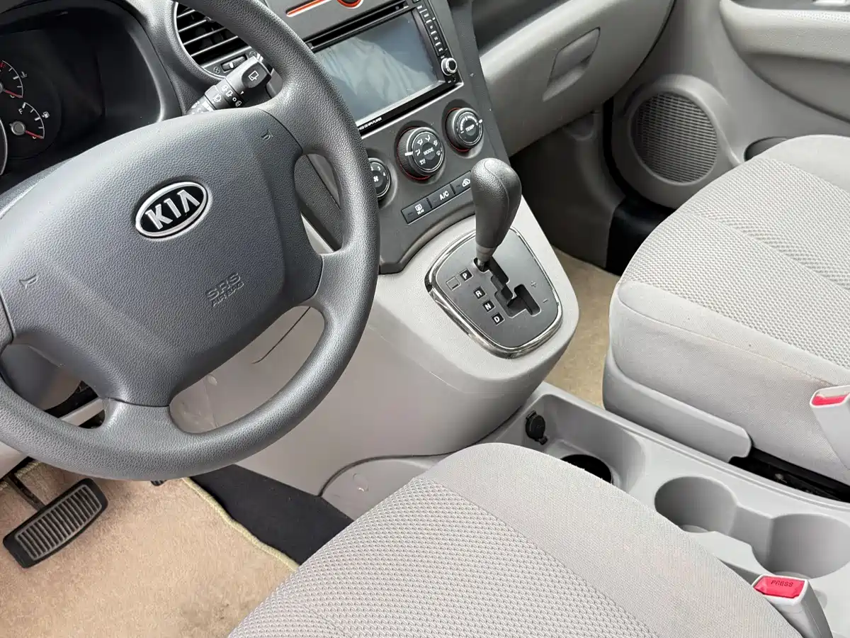 Kia Carens 2011 2011 1.6L 5-seat Automatic Comfort
