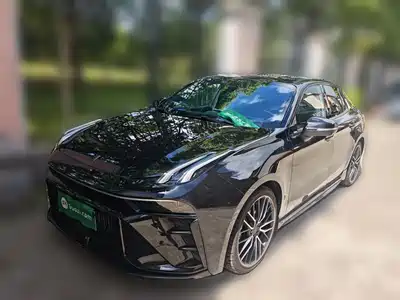 Lynk & Co 03