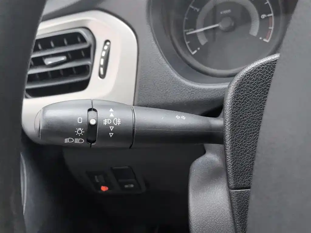 Peugeot 301 2016 1.6L Manual Comfort Edition фото 21