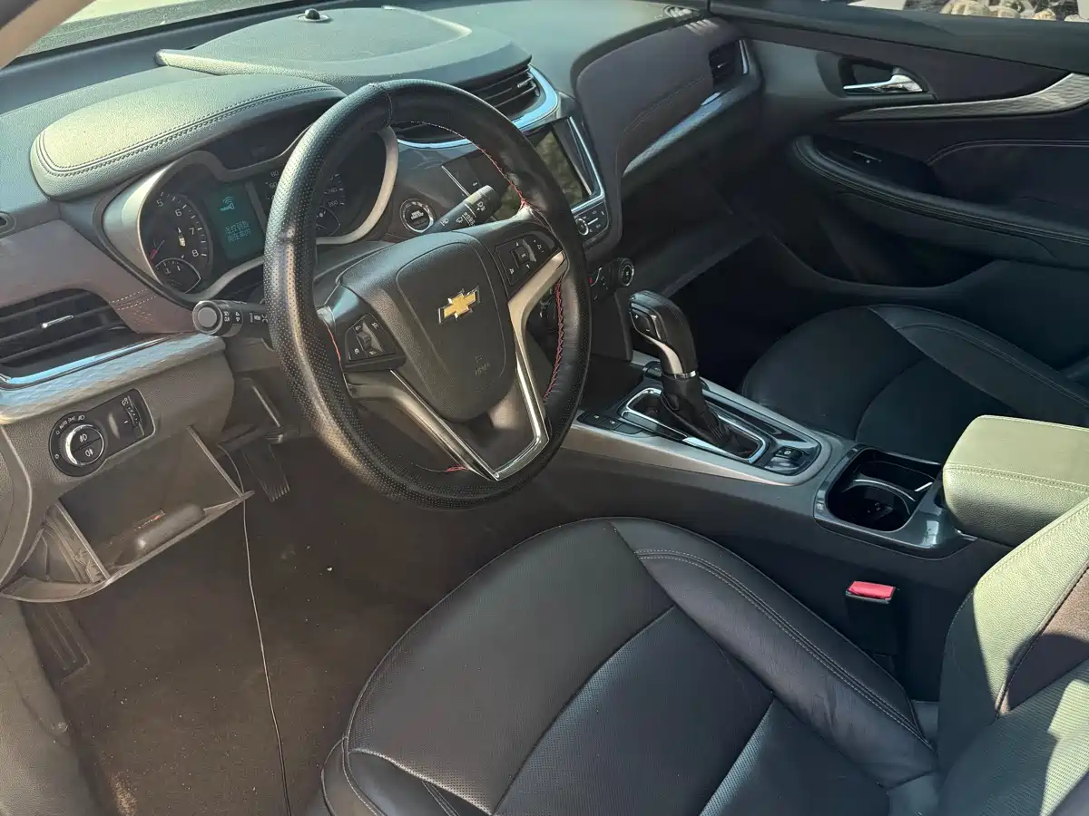 Chevrolet Malibu 2016 2.0L Automatic Luxury фото 4