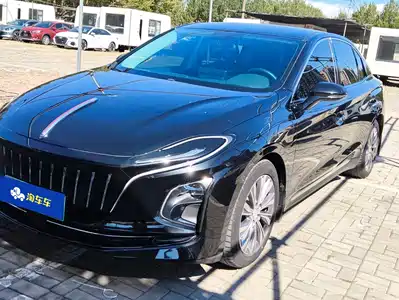 Hongqi E-QM5