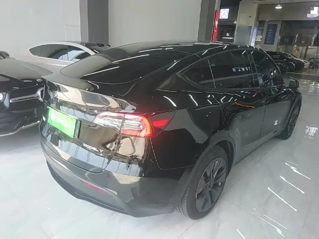 Фото 7 - Tesla Model Y