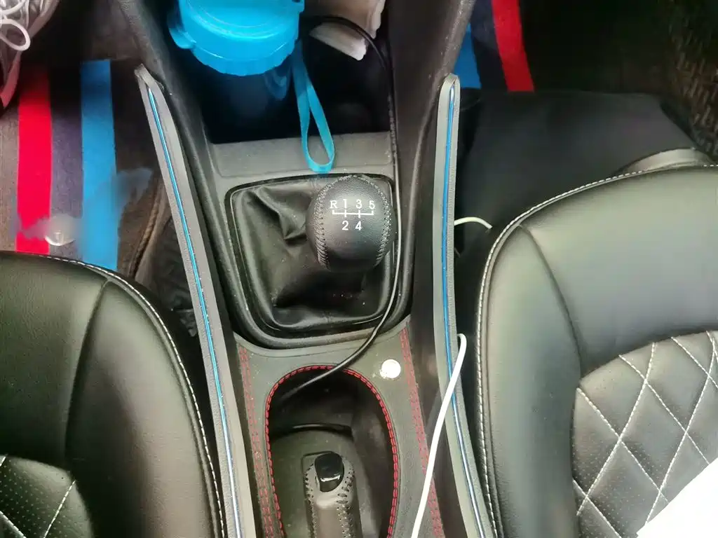 Volkswagen Jetta 2015 Quality Edition 1.4L Manual Fashion фото 6