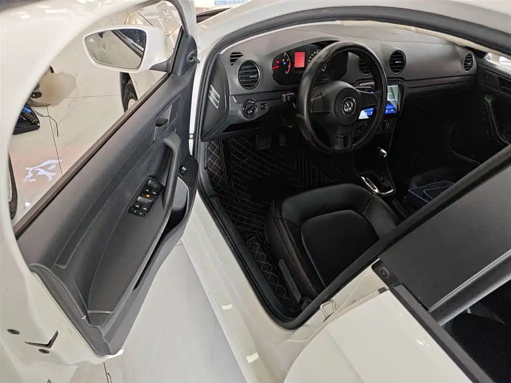 Volkswagen Jetta 2015 1.6L Auto Trend фото 16