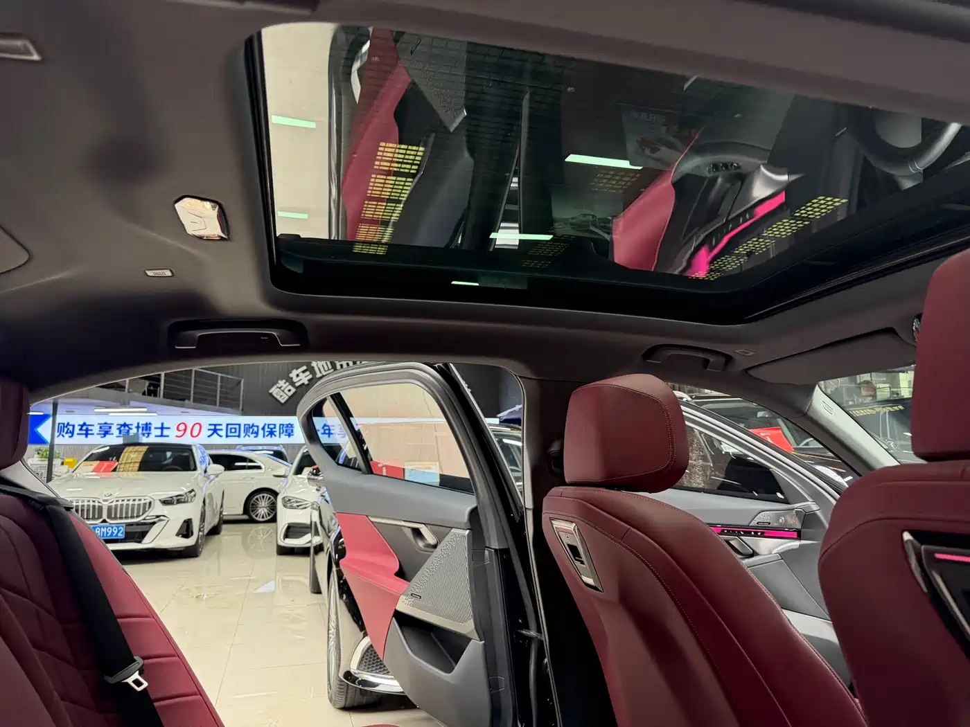 BMW 5 Series 2025 530Li Leading M Sport Package фото 22