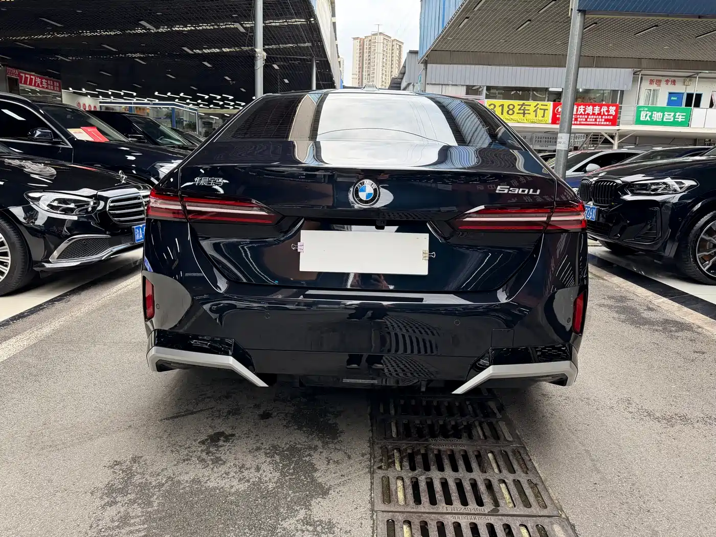 BMW 5 Series 2025 530Li Leading M Sport Package фото 39