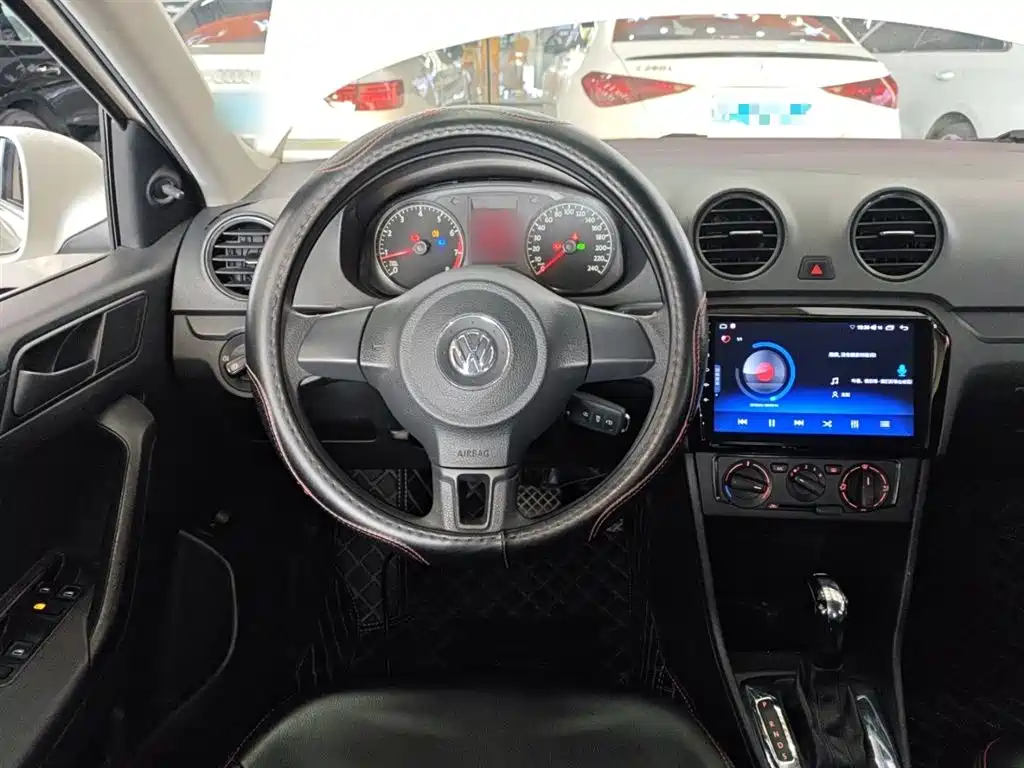 Volkswagen Jetta 2015 1.6L Auto Trend фото 11