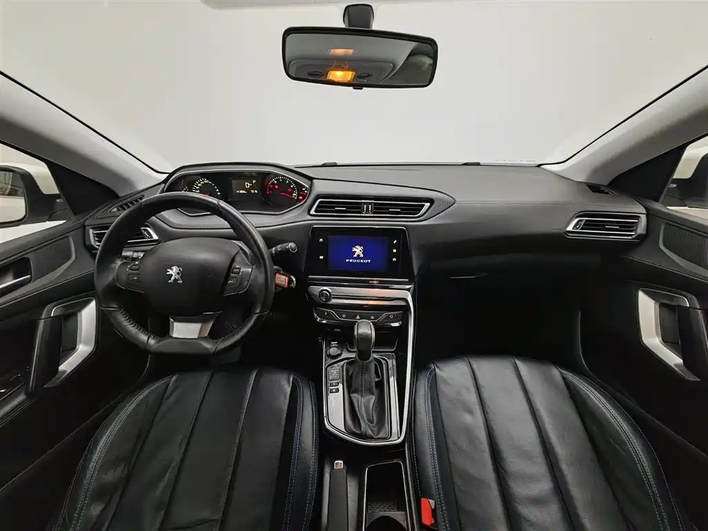 Peugeot 308 2018 1.6L Auto Luxury Edition фото 5