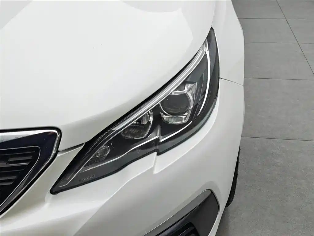 Peugeot 308 2018 1.6L Auto Luxury Edition фото 7
