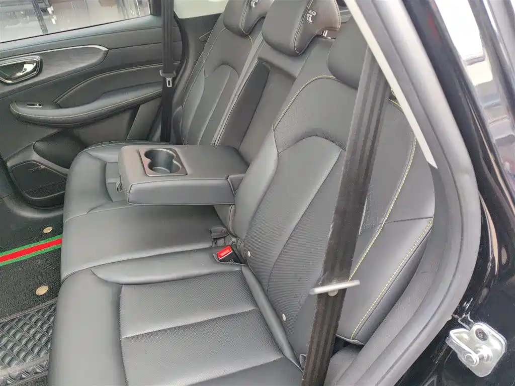 ROEWE RX5 NEW ENERGY