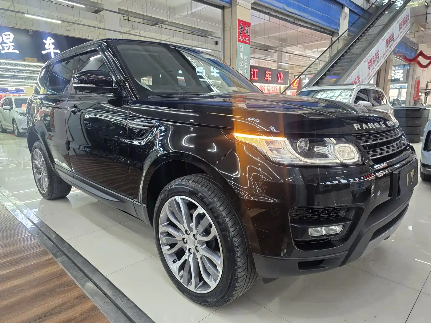 Land Rover Range Rover Sport 2016 Model 3.0 SDV6 HSE DYNAMIC фото 3