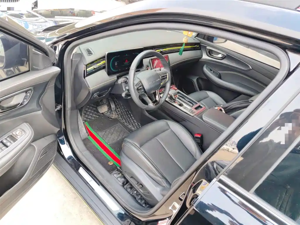 ROEWE RX5 NEW ENERGY