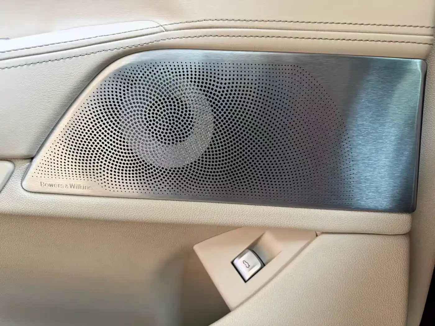 BMW 7 Series 2016 750Li xDrive 4-Seater фото 17