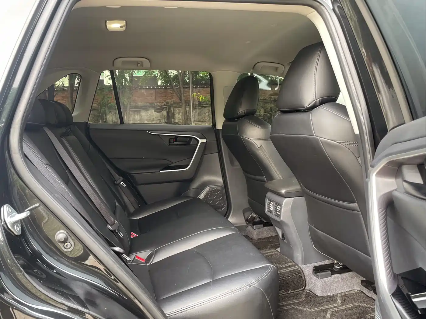 Toyota RAV4 Rongfang 2024 2.0L CVT FWD Urban Edition фото 17