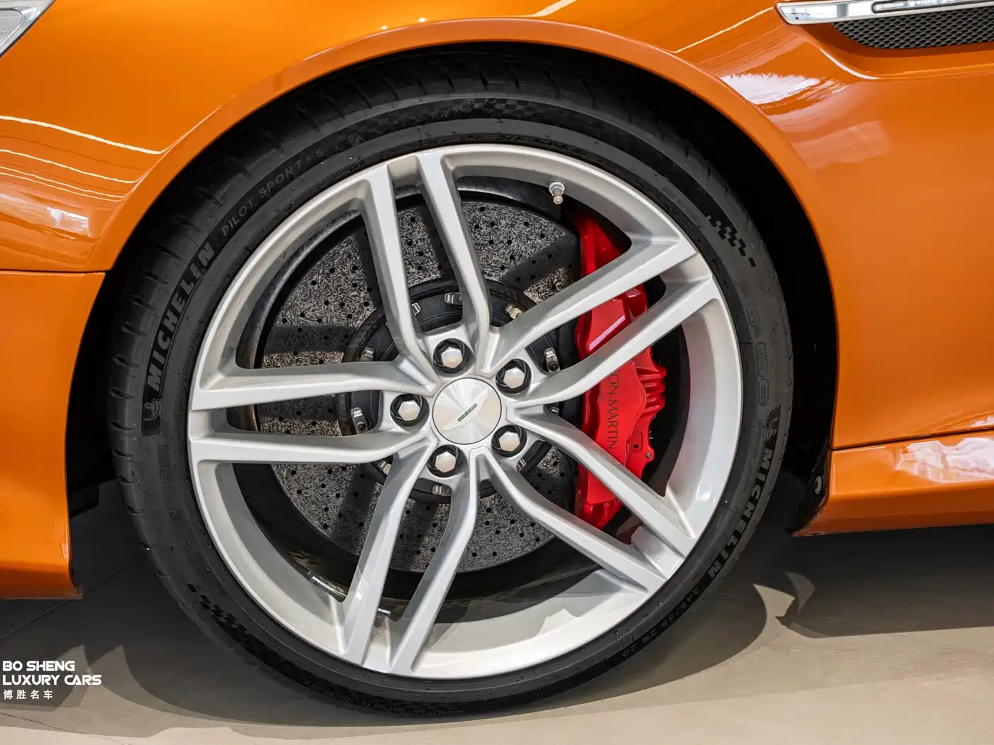 Aston Martin Virage 2012 6.0 Coupe фото 28