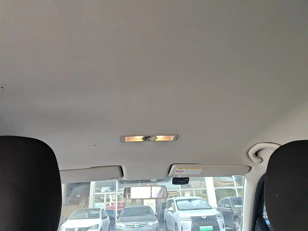 Volkswagen Lavida 2015 1.6L Automatic Trend Edition фото 14