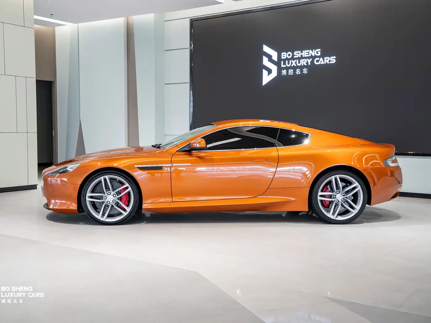 Aston Martin Virage 2012 6.0 Coupe фото 4