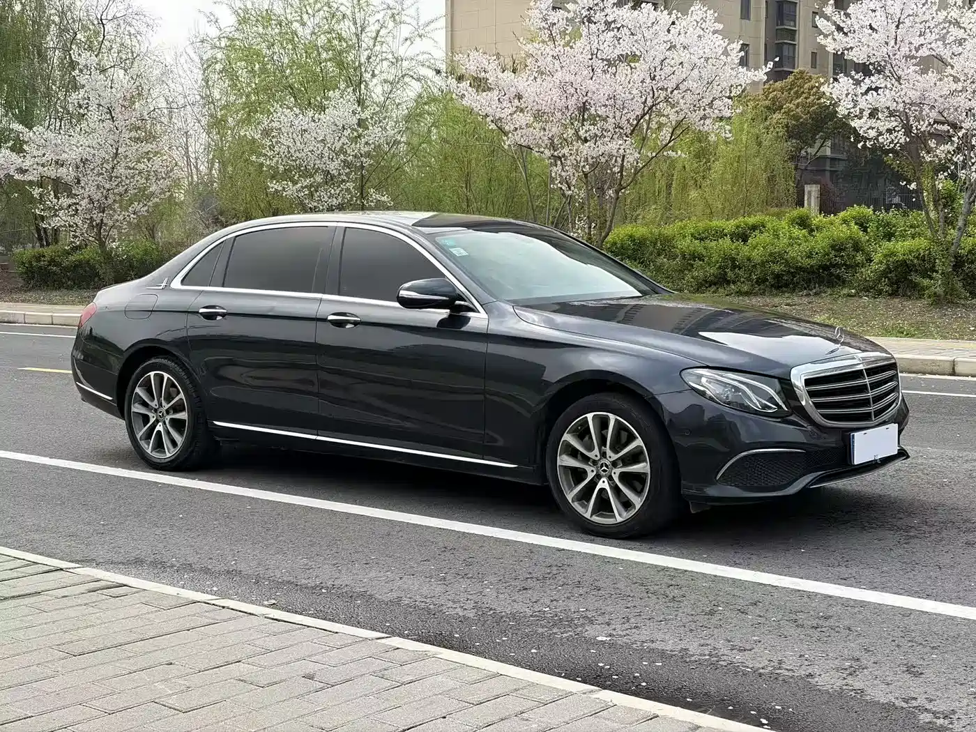 Mercedes-Benz E-Class 2019 E 200 L фото 2