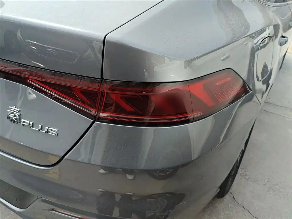 BYD Qin PLUS 2024 Glory Edition DM-i 55KM Leading фото 24