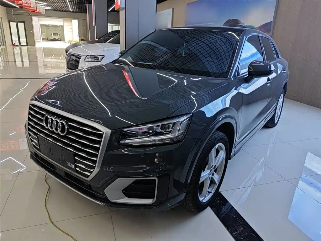 Audi Q2L 2021 35 TFSI Fashion Elegance