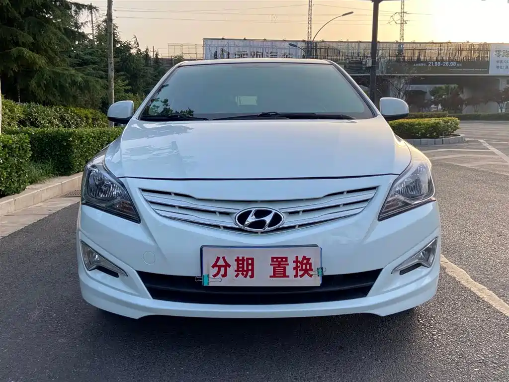 Hyundai Reina 2014 1.4L Manual GLX фото 2