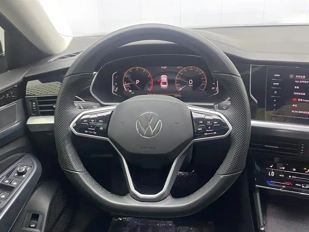 Volkswagen Passat 2022 330TSI Elite Edition фото 14